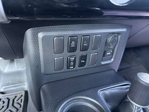 Used 2007 Toyota FJ Cruiser 4WD image 18