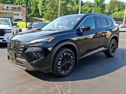 Used 2026 Nissan Rogue Dark Armor AWD/4WD image 3