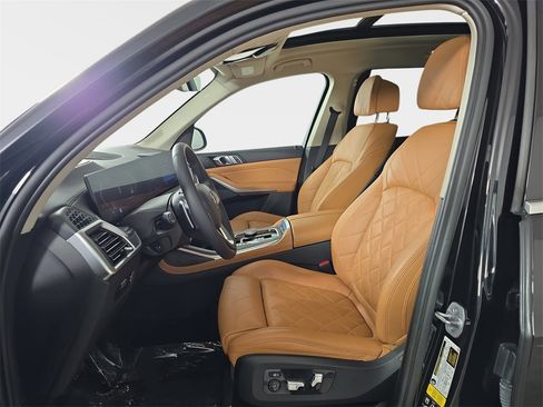 Certified 2023 BMW X7 xDrive40i w/ Premium Package image 16