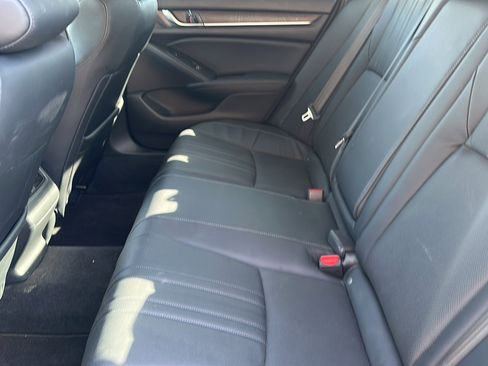 Used 2018 Honda Accord Touring image 18