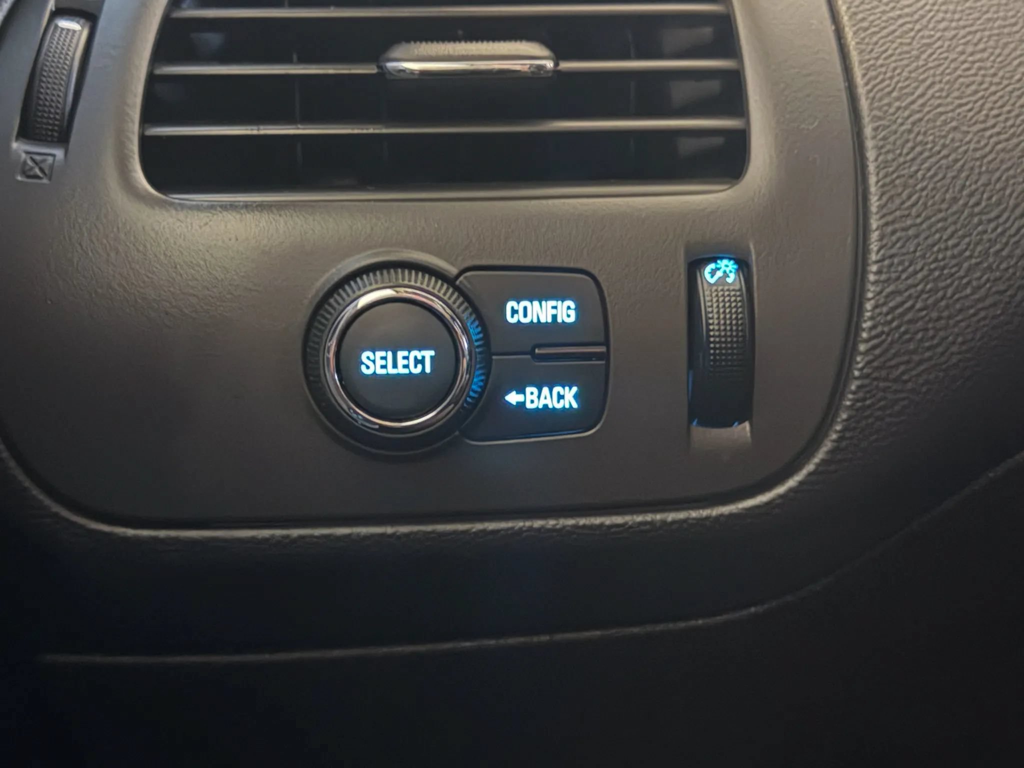 Used 2015 Chevrolet Volt FWD image 34