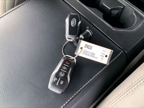 Used 2016 Ford F150 Lariat w/ Equipment Group 502A Luxury image 14