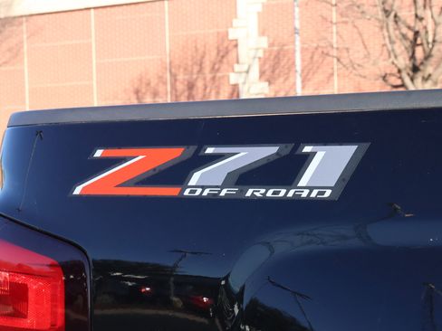 Used 2018 Chevrolet Silverado 1500 LT w/ Texas Edition image 5