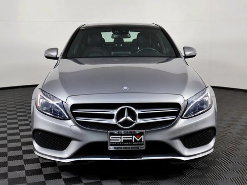 Used 2016 Mercedes-Benz C 300 4MATIC Sedan image 4