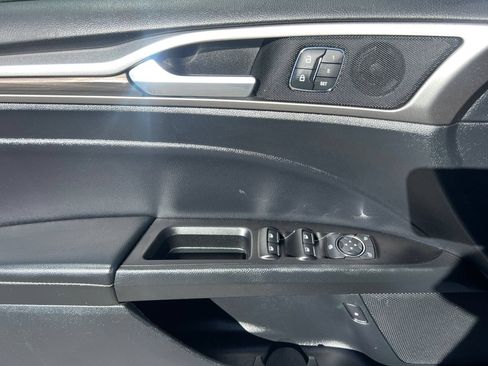 Certified 2018 Ford Fusion Energi SE FWD image 12