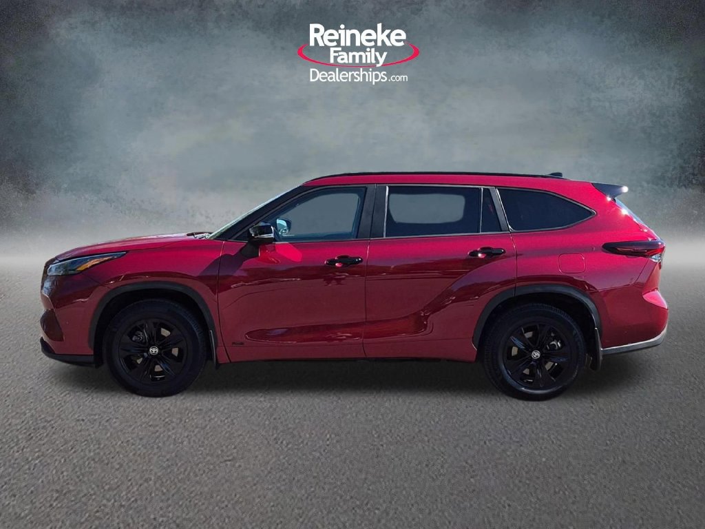 Used 2024 Toyota Highlander XLE AWD/4WD image 10