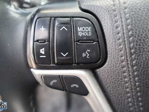 Used 2019 Toyota Highlander XLE FWD image 15