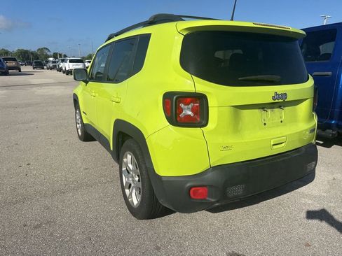 Used 2018 Jeep Renegade Latitude w/ Popular Equipment Group image 5