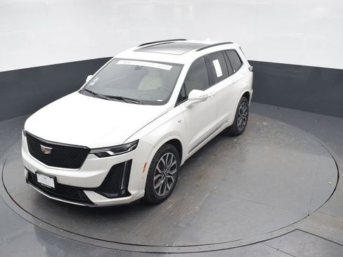 Certified 2023 Cadillac XT6 Sport w/ Technology Package image 44