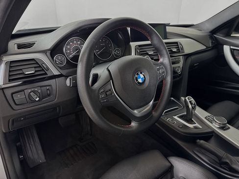 Used 2018 BMW 330i Sedan w/ Convenience Package RWD image 9