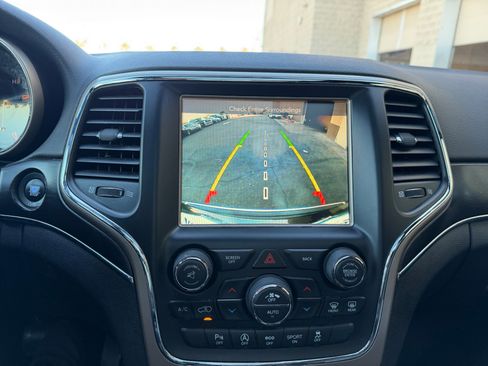 Used 2017 Jeep Grand Cherokee Limited w/ Luxury Group II image 29