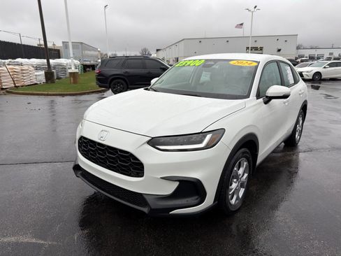 Used 2024 Honda HR-V LX image 2