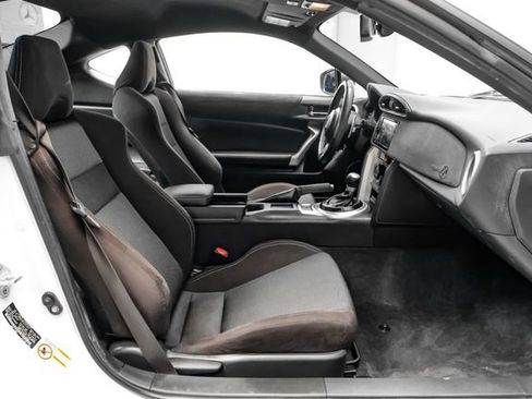 Used 2020 Toyota 86 RWD image 26