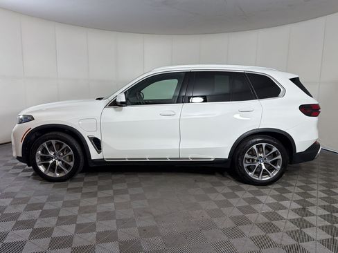 Used 2025 BMW X5 xDrive50e AWD/4WD image 2