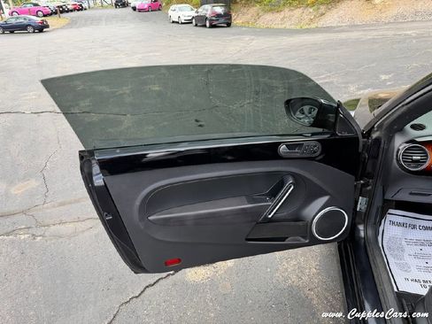 Used 2013 Volkswagen Beetle 2.5 Fender FWD image 6