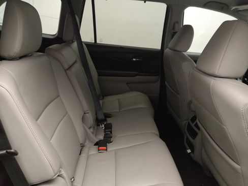 Used 2016 Honda Pilot Touring image 19