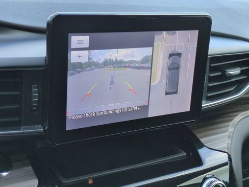 Used 2021 Ford Explorer Limited w/ Equipment Group 301A RWD image 19
