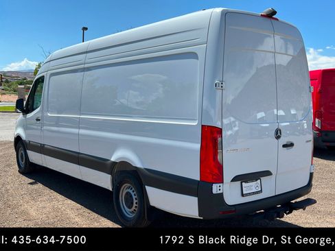 Used 2026 Mercedes-Benz Sprinter 2500 image 3
