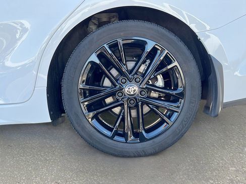 Used 2025 Toyota Camry SE w/ Convenience Package image 28