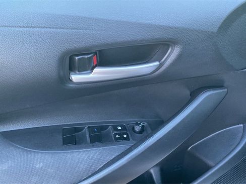 Used 2020 Toyota Corolla LE image 21