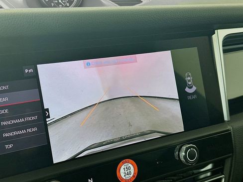 Certified 2026 Porsche Macan image 17