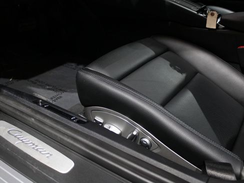 Used 2018 Porsche 718 Cayman image 25