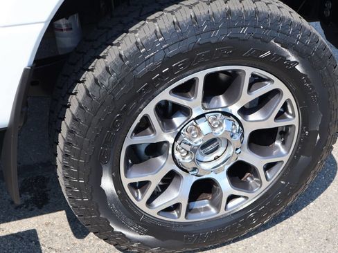 Used 2022 Ford F350 Lariat w/ Lariat Ultimate Package AWD/4WD image 28