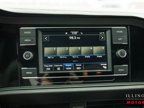 Used 2021 Volkswagen Jetta R-Line FWD image 21