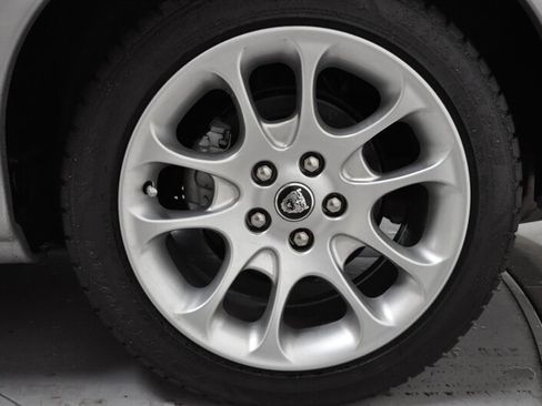 Used 2001 Jaguar XKR Convertible image 27