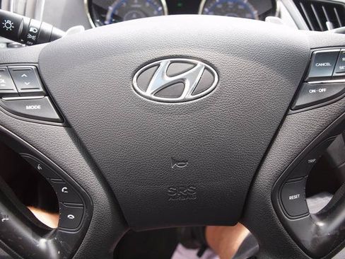 Used 2012 Hyundai Sonata SE FWD image 9