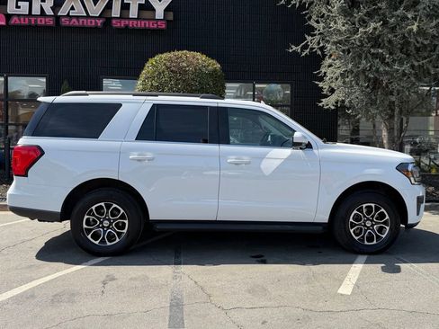 Used 2024 Ford Expedition XLT image 21