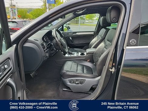 Used 2017 Volkswagen Touareg Wolfsburg Edition AWD/4WD image 13