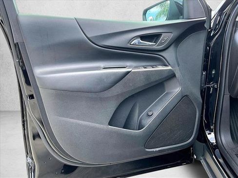 Used 2022 Chevrolet Equinox LT FWD image 18