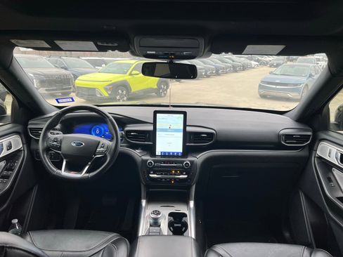 Used 2020 Ford Explorer ST w/ ST Street Pack image 23