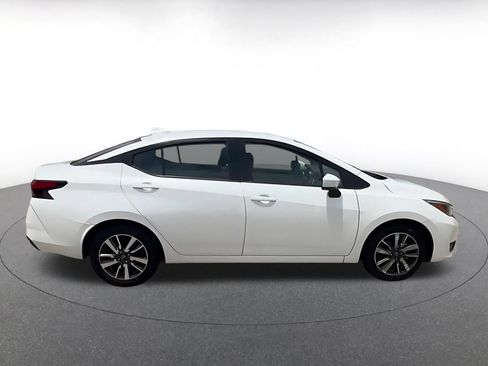 Used 2025 Nissan Versa SV FWD image 16