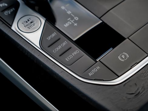 Used 2021 BMW 430i Coupe w/ M Sport Package image 29