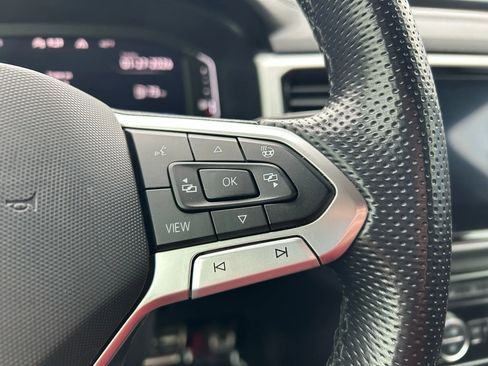 Used 2022 Volkswagen Atlas Cross Sport SEL R-Line image 12