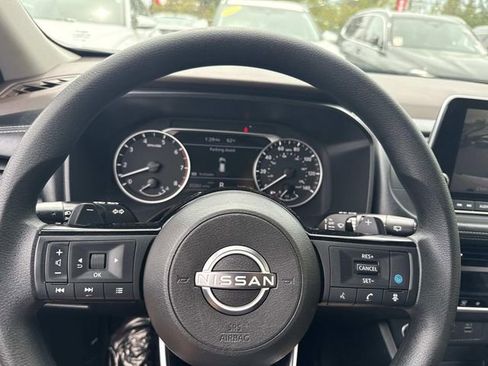 Used 2023 Nissan Rogue SV AWD/4WD image 28