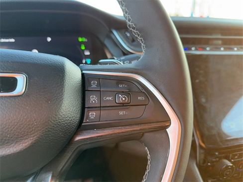 Used 2023 Jeep Grand Cherokee 4WD 4xe image 12