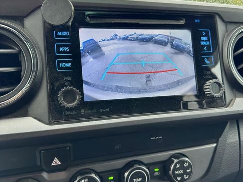 Used 2019 Toyota Tacoma TRD Sport w/ Technology Package AWD/4WD image 20