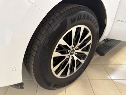 Used 2025 Ford Expedition Max Platinum AWD/4WD image 34