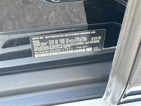 Used 2025 BMW X5 xDrive50e AWD/4WD image 37
