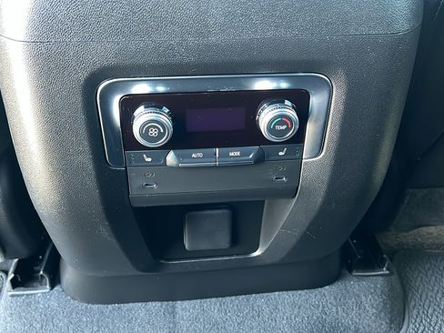Certified 2025 GMC Yukon XL Denali AWD/4WD image 19