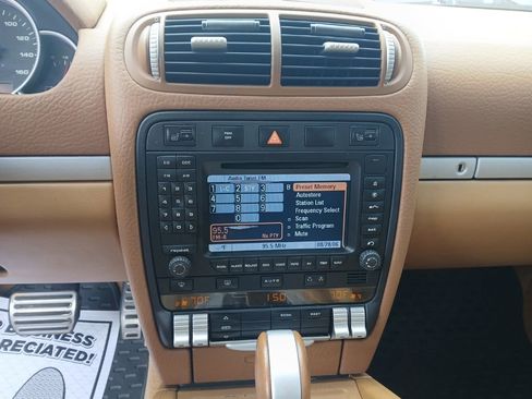 Used 2004 Porsche Cayenne S image 8