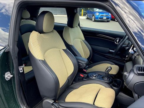 Certified 2024 MINI Cooper SE w/ MINI Resolute Edition image 8