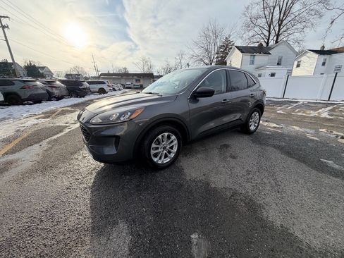 Used 2022 Ford Escape SE image 34