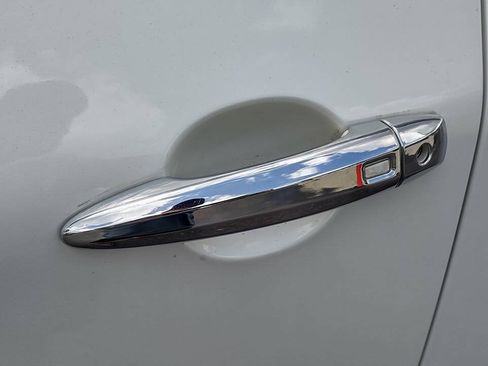 Used 2021 Nissan Rogue SV FWD image 10