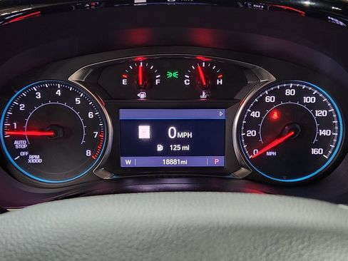 Used 2023 Chevrolet Traverse RS image 35