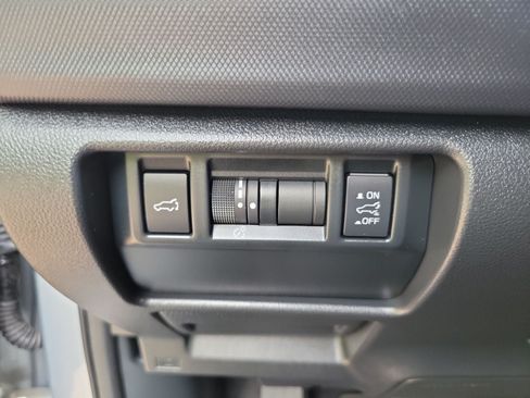 Certified 2025 Subaru Forester Premium AWD/4WD image 16