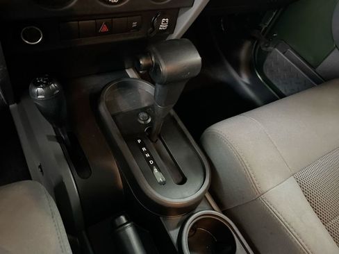 Used 2008 Jeep Wrangler Sahara w/ Dual Top Group image 16